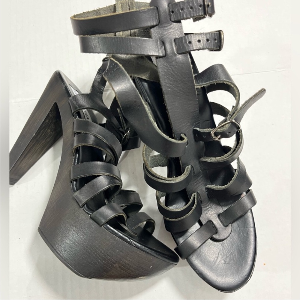 STEVE MADDEN MADE IN ITALY ODETTA LEATHER HEEL - Picture 4 of 16